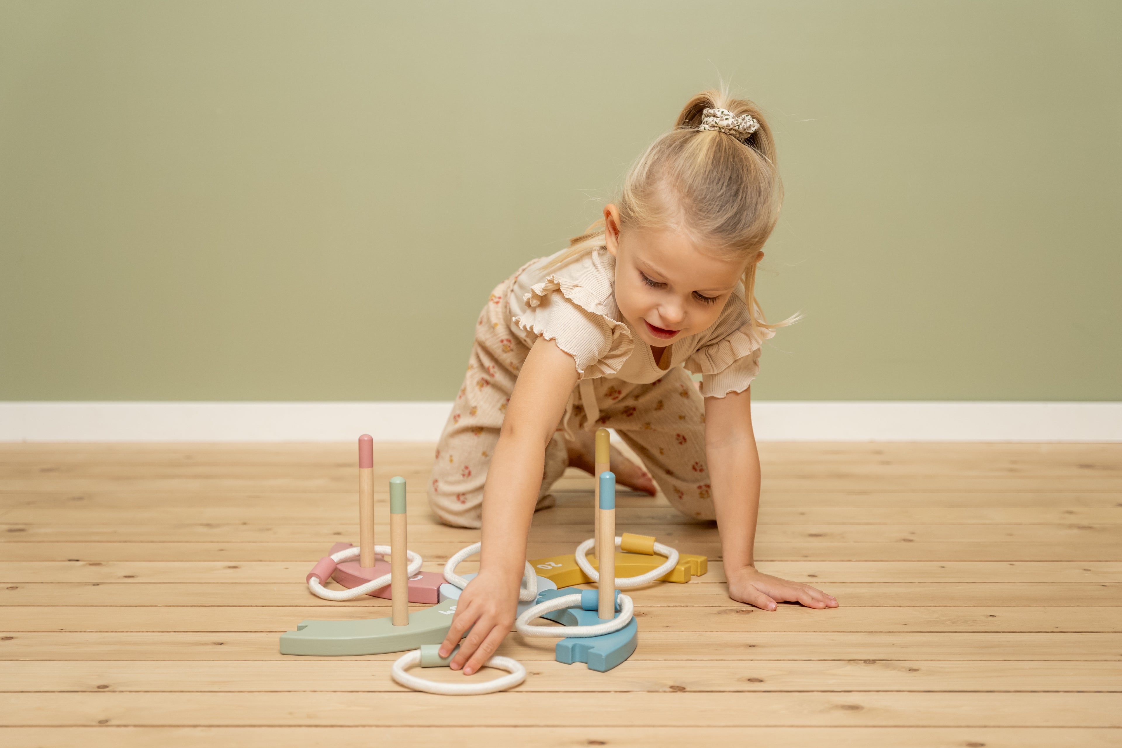 Little Dutch Ring Toss Game