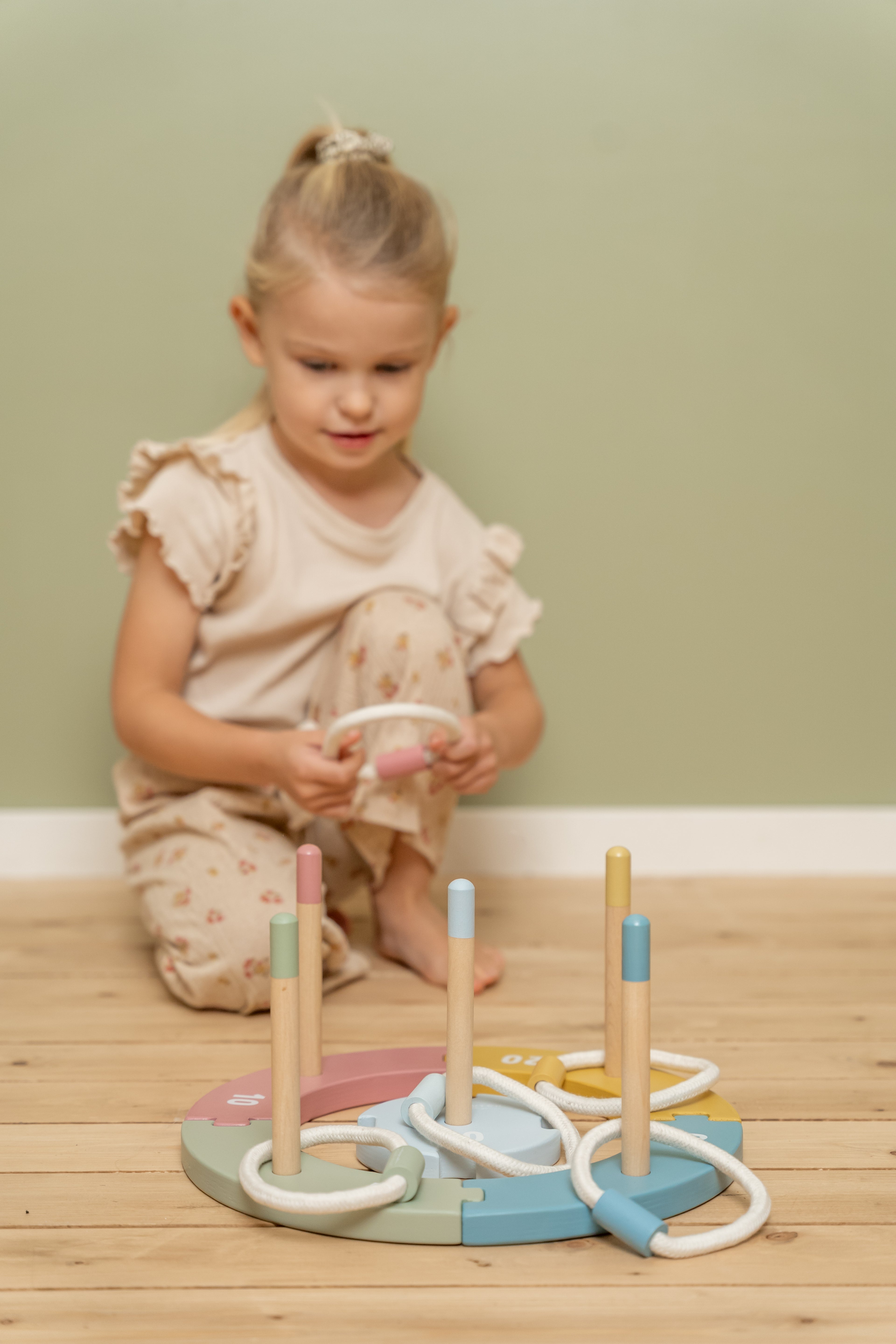 Little Dutch Ring Toss Game