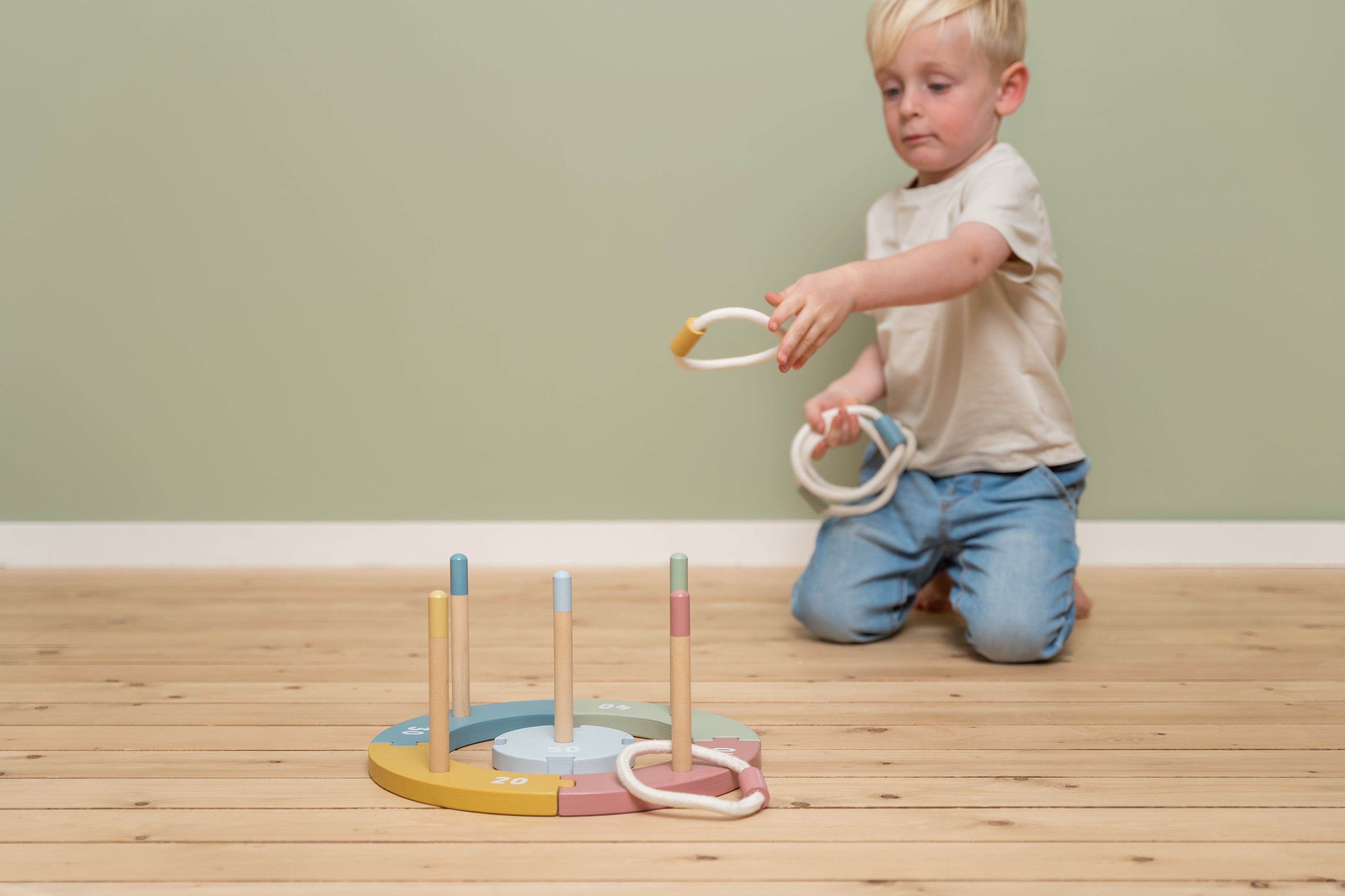 Little Dutch Ring Toss Game