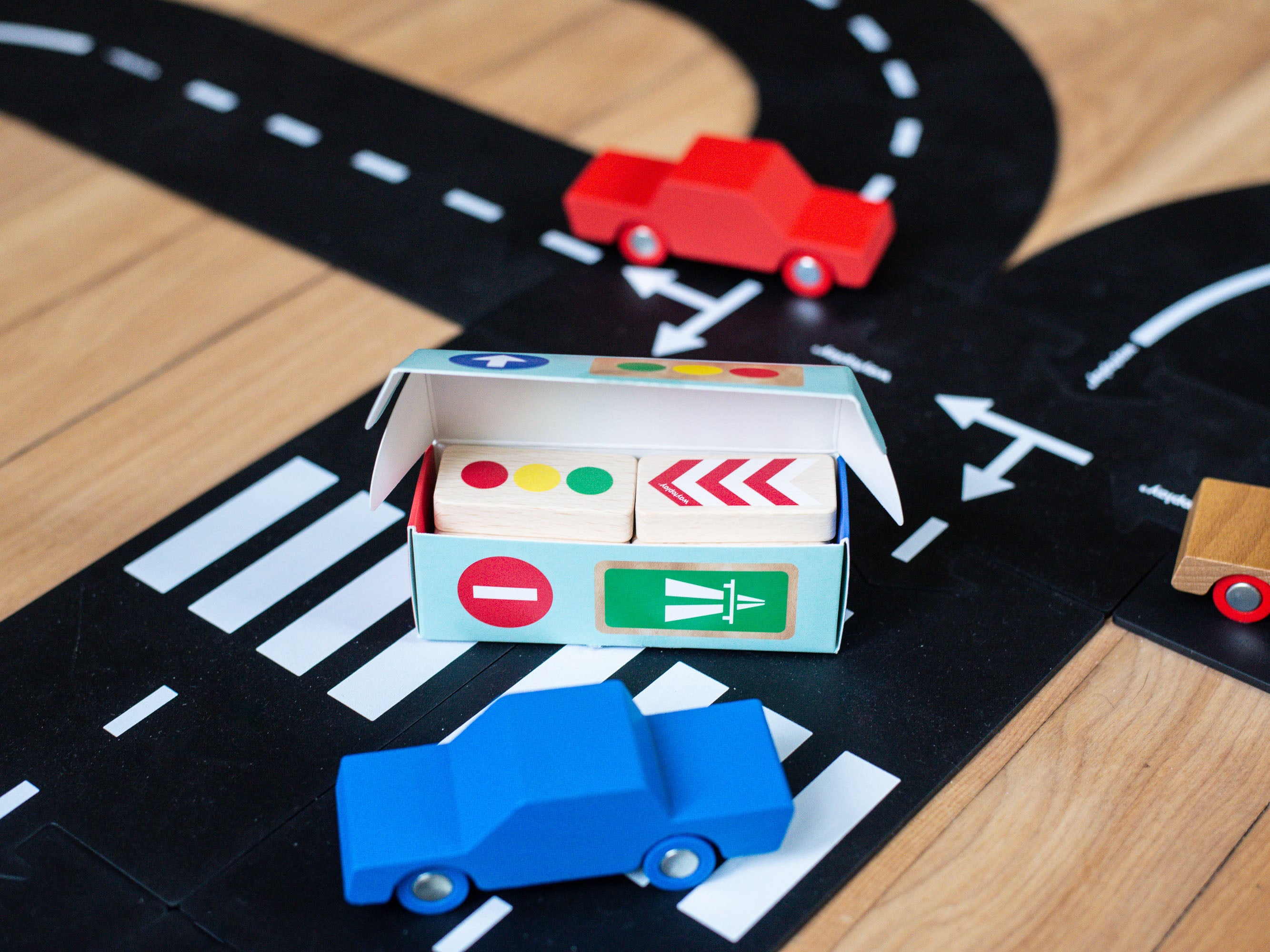 Waytoplay Roadblocks - Traffic Signs