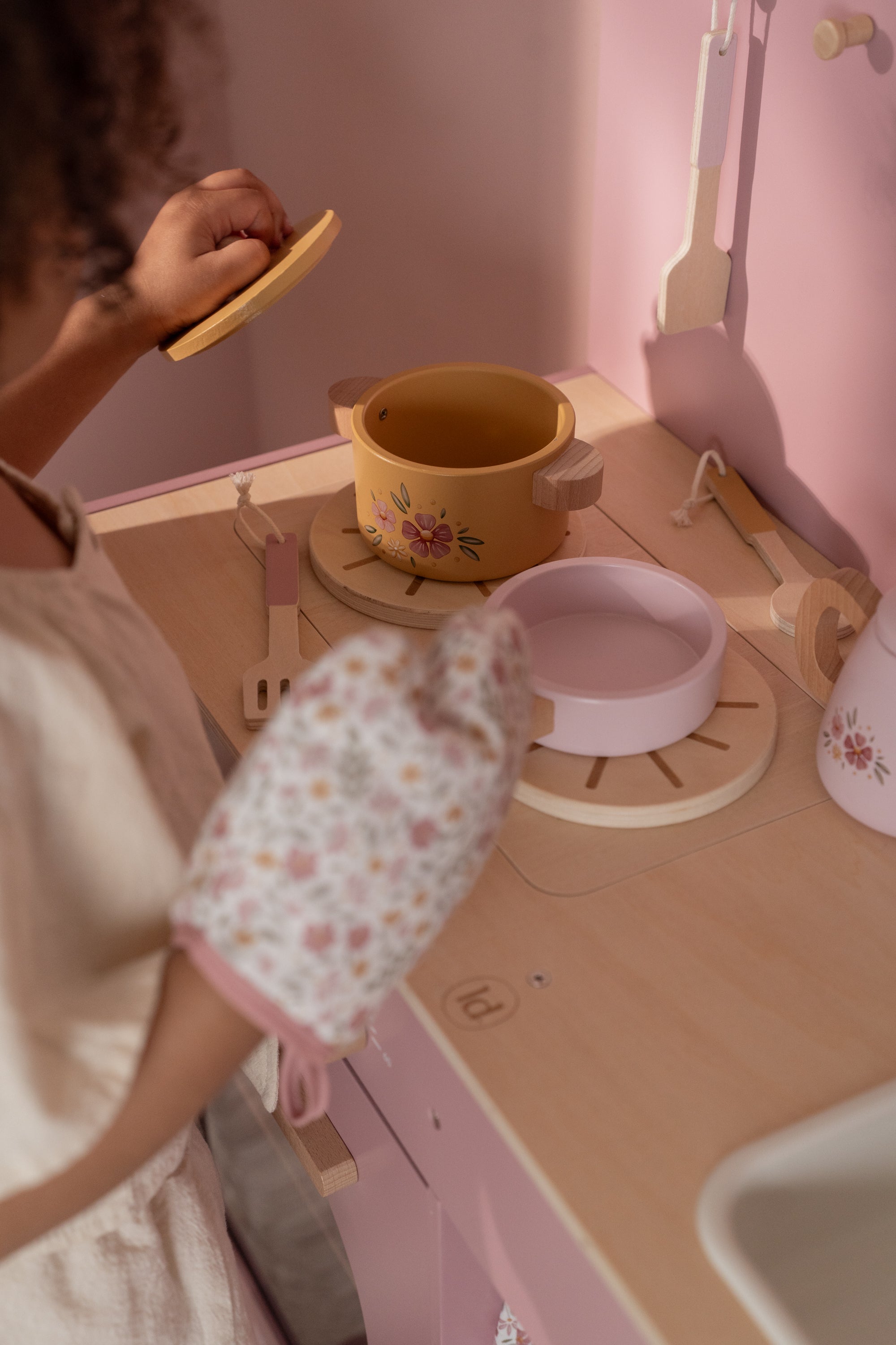 Little Dutch Pink Play Kitchen - Limited Edition