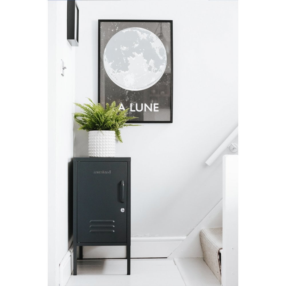 The Shorty in Slate to the Left (Pre-order)