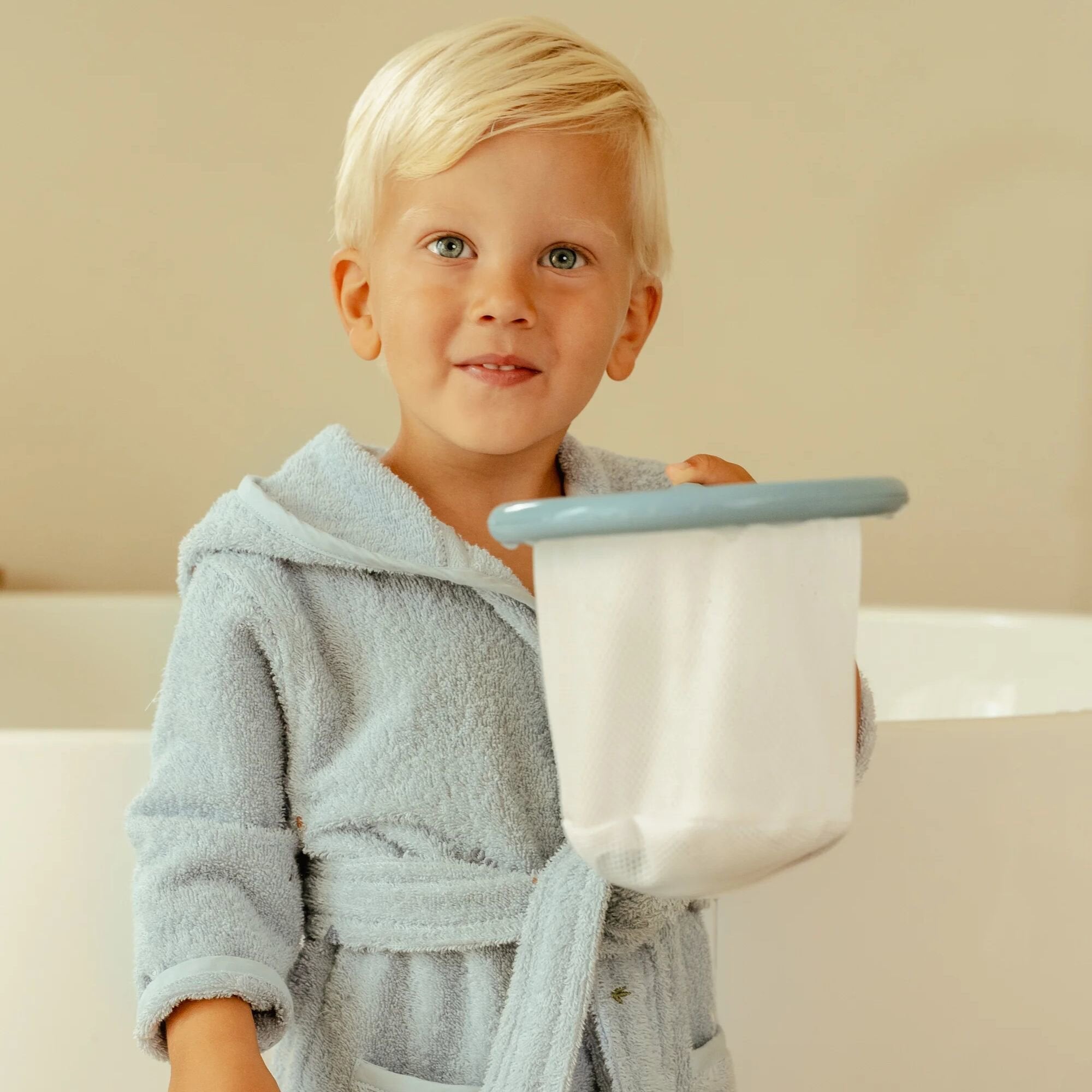 Little Dutch Bath fishing game- Blue