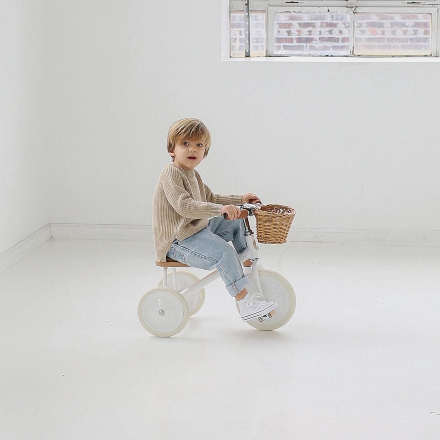 Banwood Trike (and basket)- White
