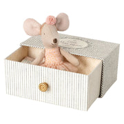 Maileg Dancing mouse in daybed - Little Sister